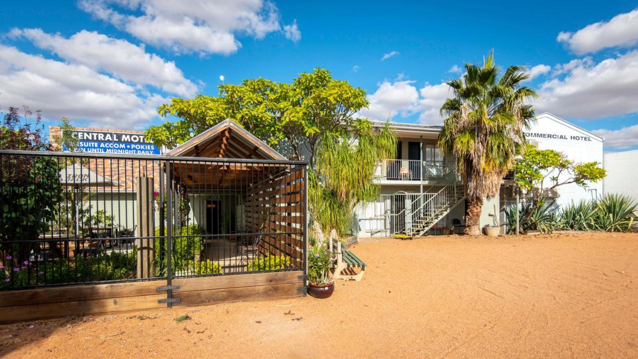 Longreach Most Central Motel Exterior photo