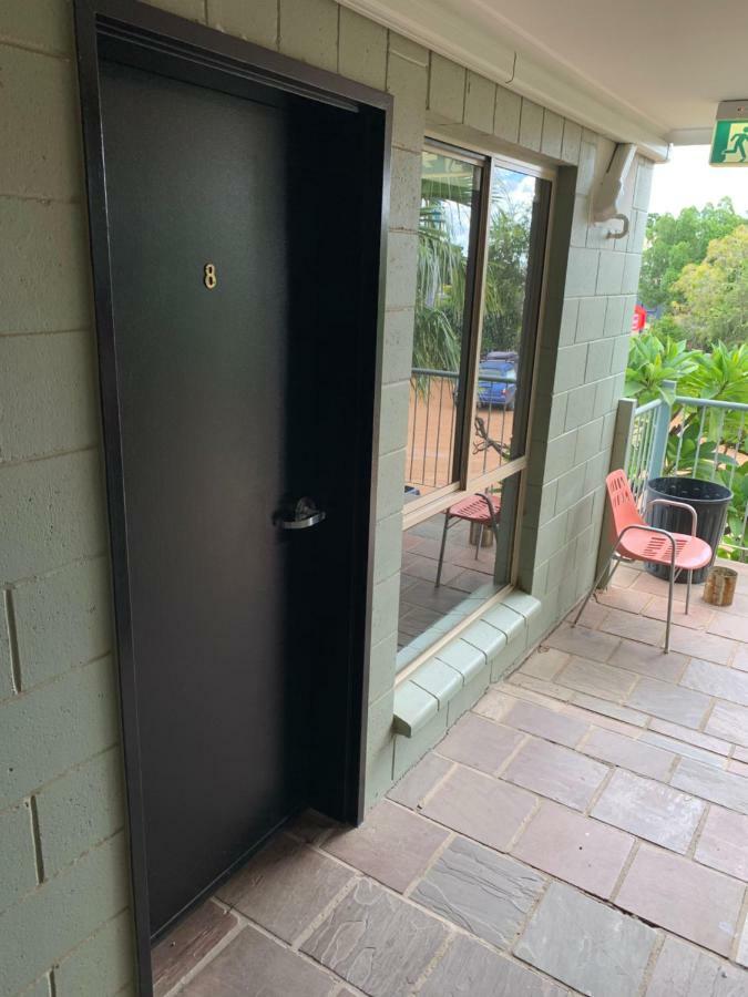 Longreach Most Central Motel Exterior photo